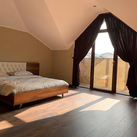 Esquire Villas 케메르