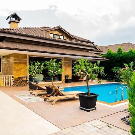 וילה Esquire Villas